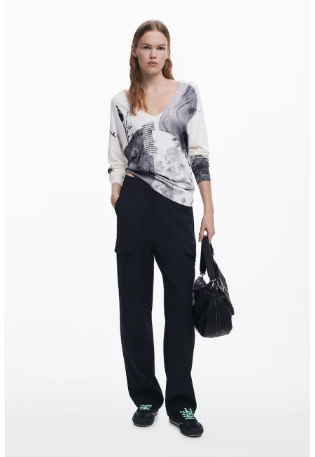 Фино плетен пуловер с принт