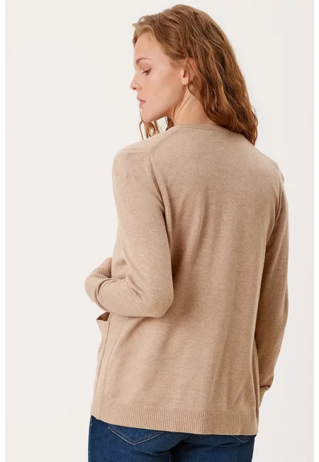 Фино плетена жилетка без закопчаване