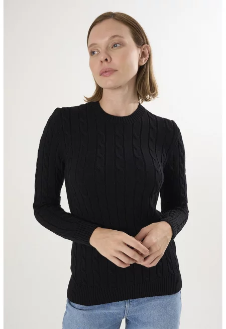 Плетен пуловер с овално деколте