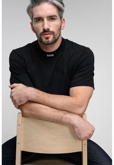 Свободна тениска Collar Zone