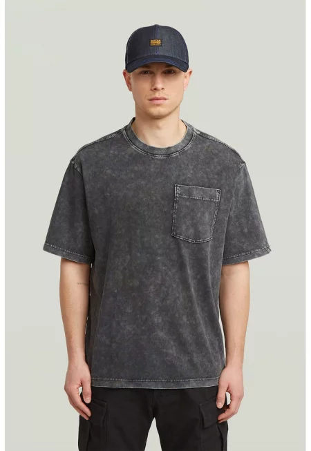 Тениска с овално деколте и джоб