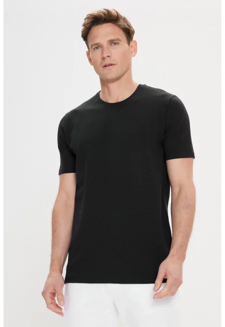 Тениска с овално деколте