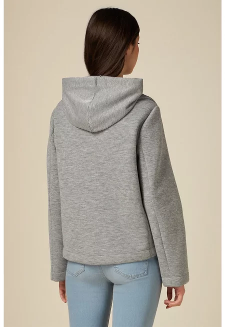 Яке с качулка и джобове