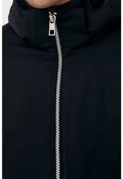 Зимно яке с качулка и висока яка