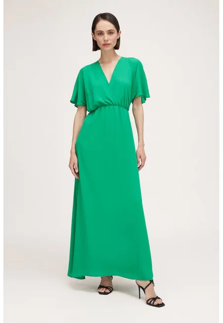 Дълга разкроена рокля със застъпено деколте