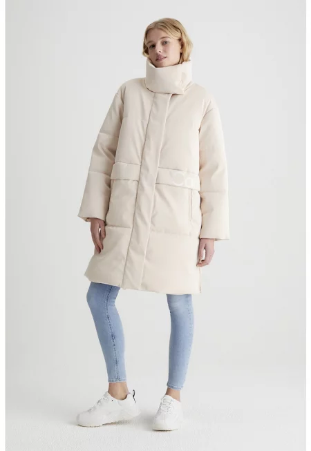 Дълго зимно яке с висока яка