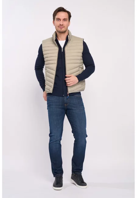 Капитониран елек с джобове