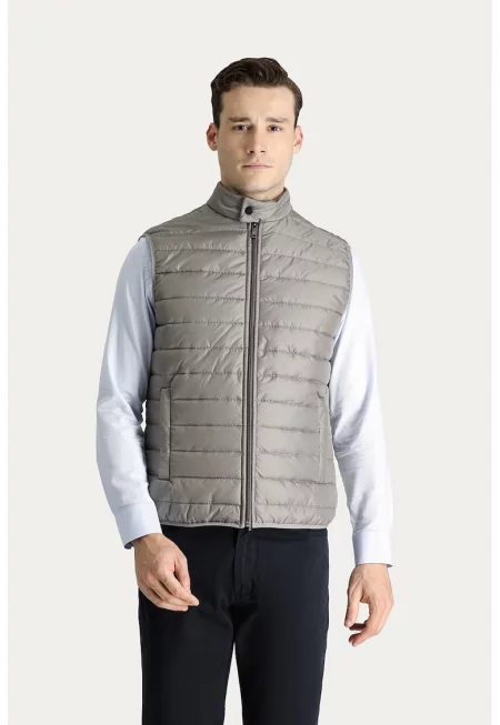 Капитониран елек с цип