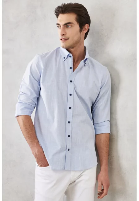 Памучна риза по тялото