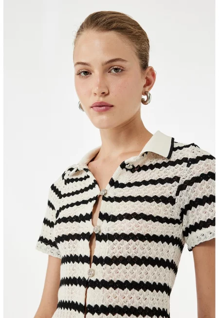 Раирана жилетка с яка