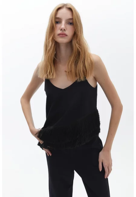 Шпиц топ с ресни - Черен
