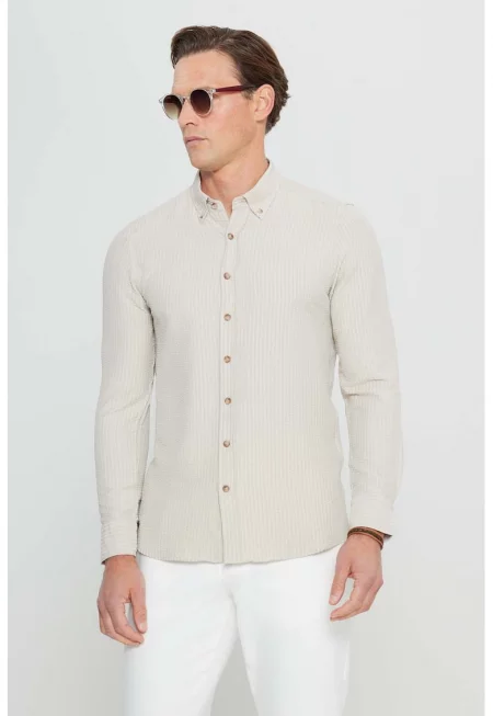 Слим риза с копчета на яката