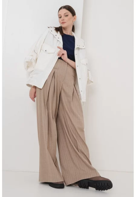 Свободно яке с джобове с капачета - Мръснобял