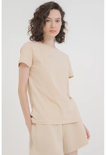 Тениска с декоративни камъни