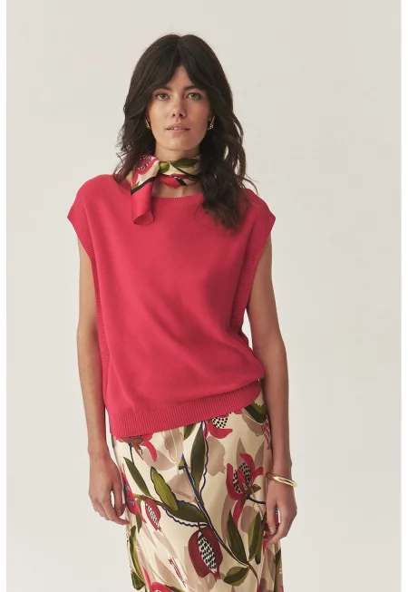 Тениска с овално деколте и рипс