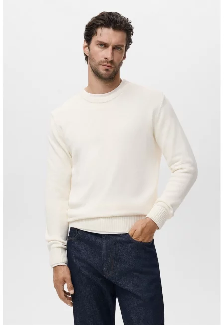 Едноцветен пуловер с овално деколте