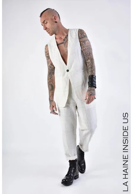 Извънгабаритен елек с фина раирана щампа и предни джобове - Бял