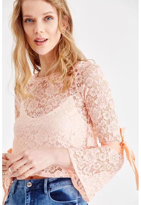 Къса флорална блуза