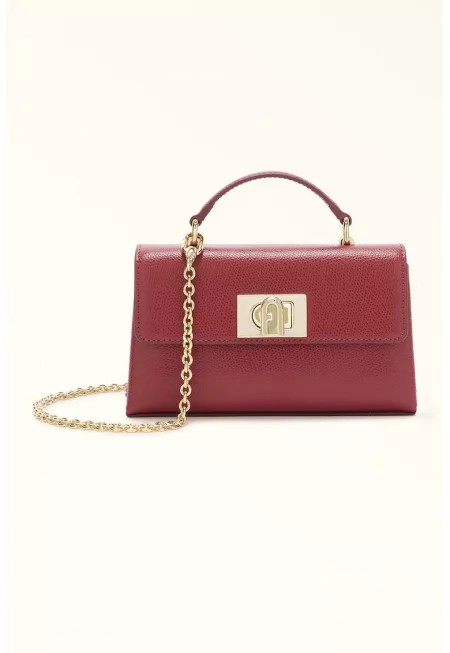 Кожена чанта през рамо с капаче и презрамка с верижка