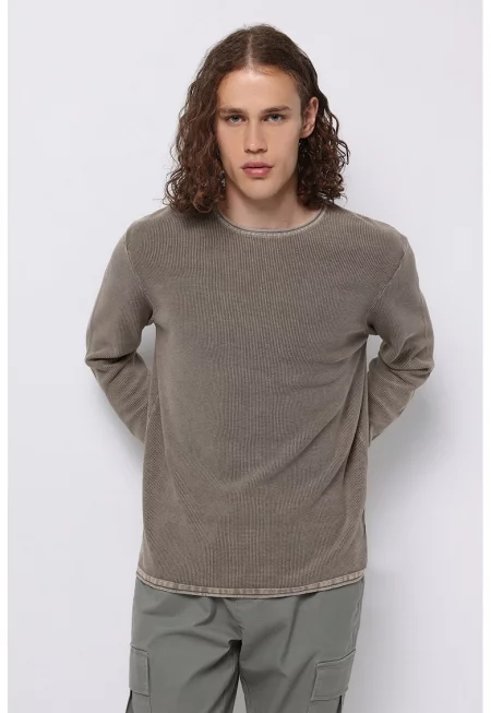 Памучен пуловер с овално деколте