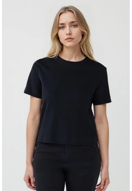 Памучна тениска с овално деколте