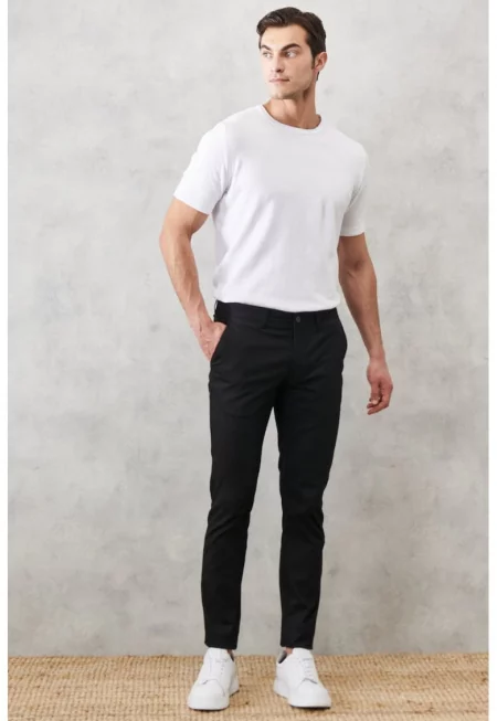 Панталон чино със средновисока талия