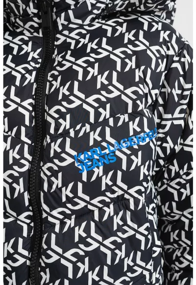 Подплатено зимно яке с монограм