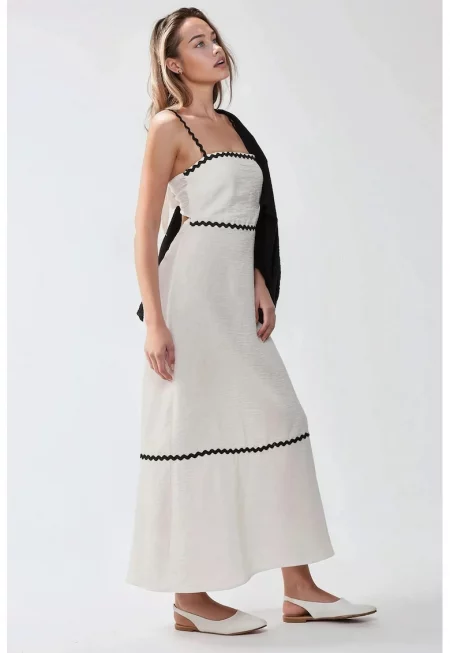 Рокля  квадратно деколте - бяла - лека материя