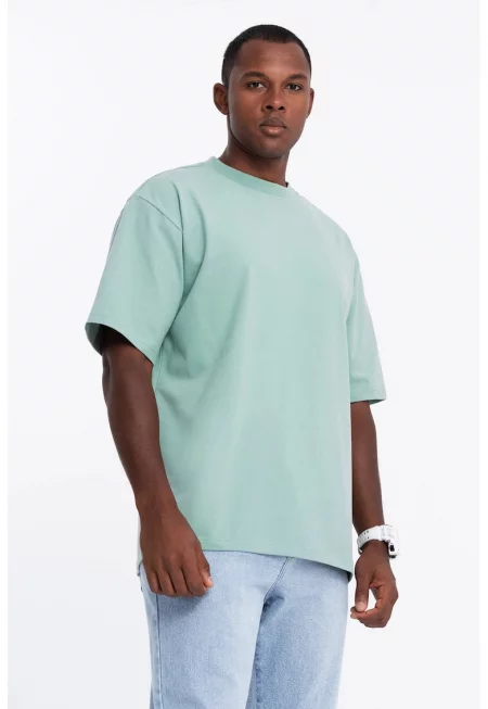 Свободна тениска с овално деколте