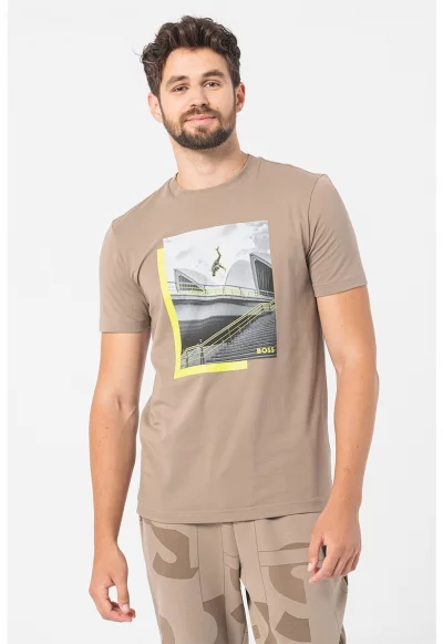 Тениска с овално деколте и фото щампа