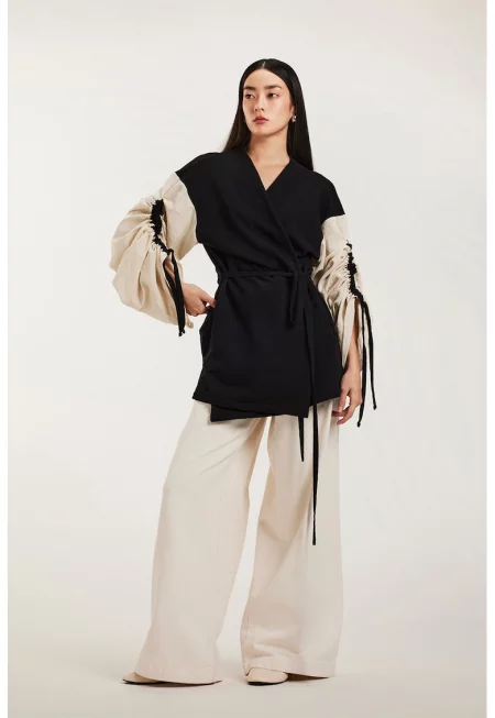 Застъпена жилетка Willow с контрастни ръкави - Черен/Крем