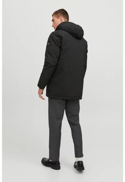 Зимно яке с джобове с капаче