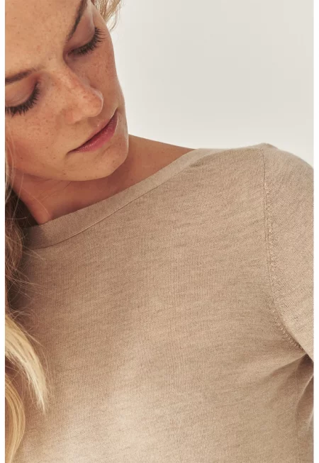 Фино плетен пуловер с вълна