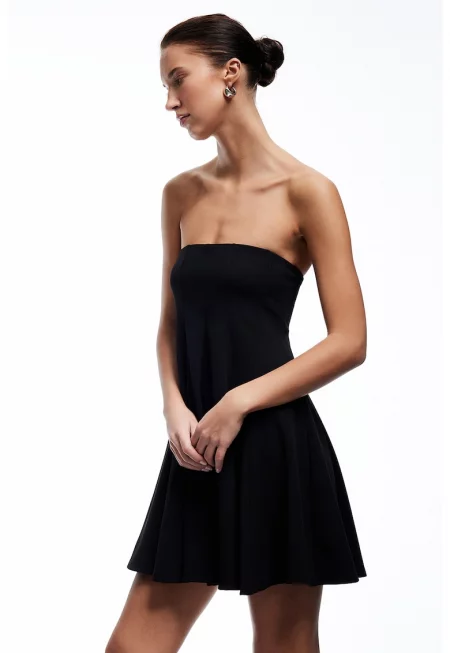 Къса разкроена рокля