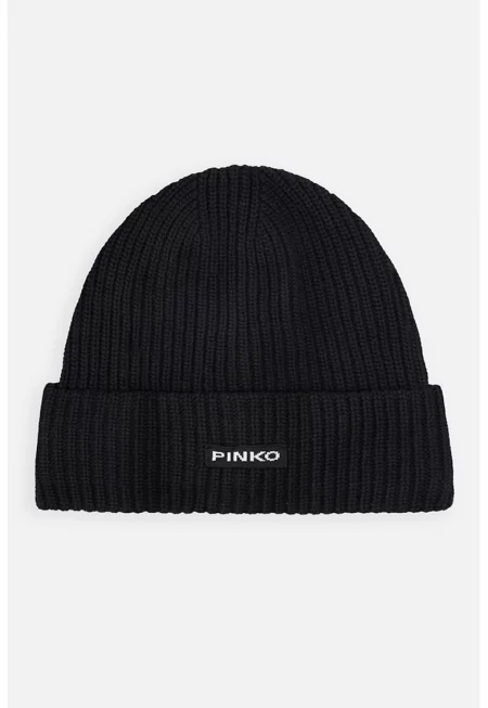 Плетена шапка с вълна