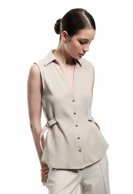 Шпиц риза без ръкави