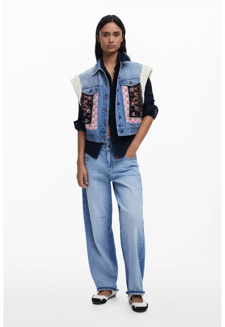 Свободен дънков елек с бродерии - Пастелносин/Слонова кост/Фуксия