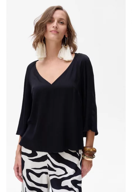 Свободна блуза с V-образно деколте