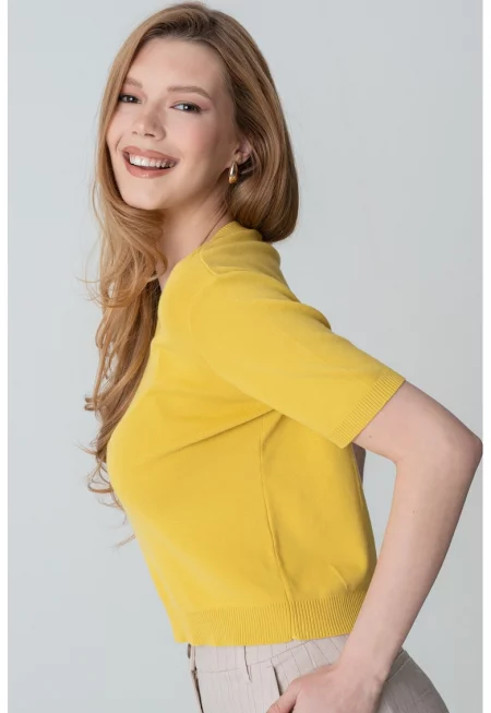 Тениска с рипсени краища