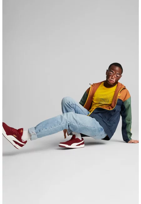 Ветровка с качулка и лого