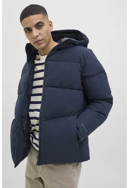 Зимно яке с качулка и висока яка