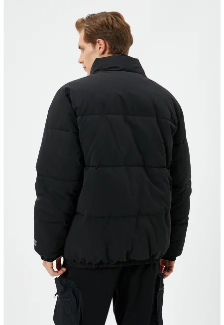 Зимно яке със средна яка