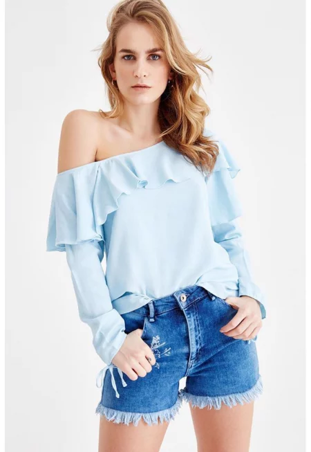 Блуза с голи рамене и дипли