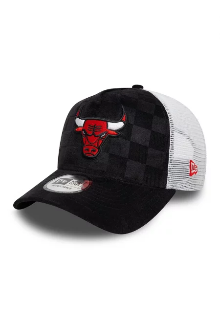 Джинсова шапка с шарка на Chicago Bulls