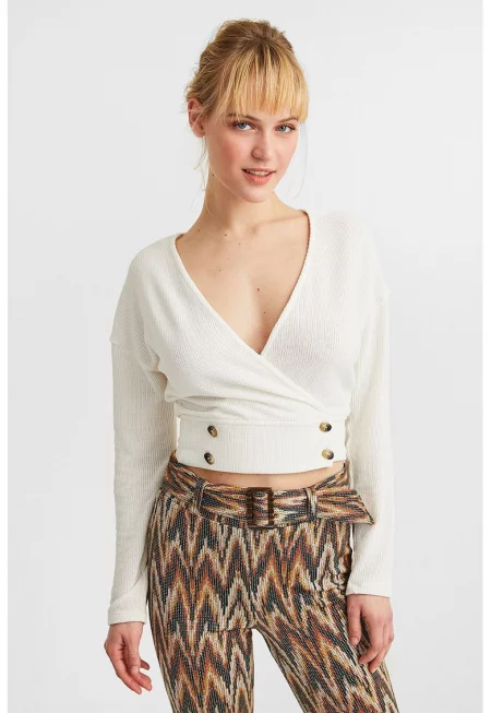 Къс шпиц пуловер - Бял