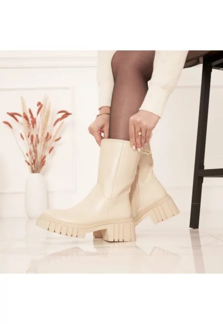 Къси бежови ботуши 8595 115 11702