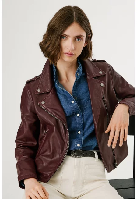 Кожено яке с раздвоен ревер