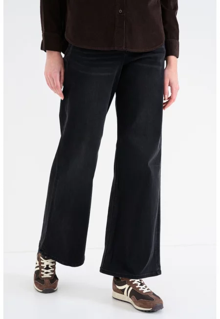 Разкроени дънки с висока талия