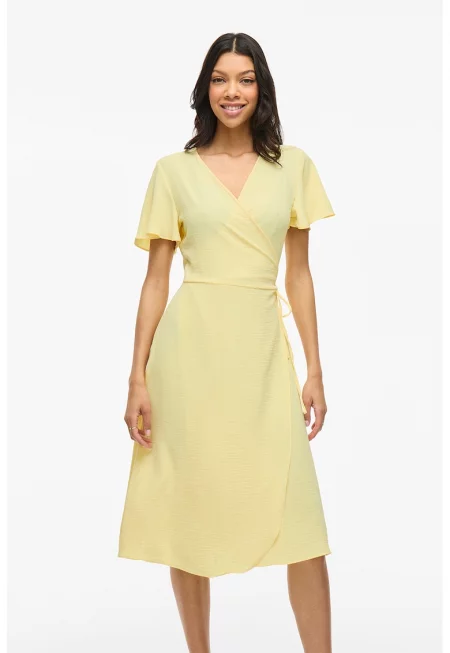 Рокля с деколте със застъпен дизайн