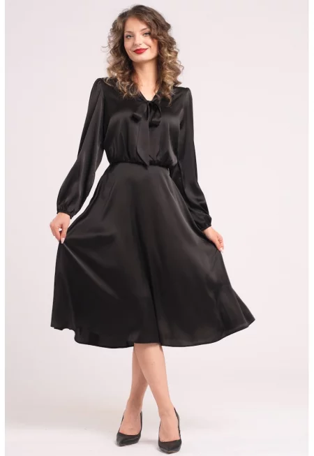 Сатинирана рокля с панделка